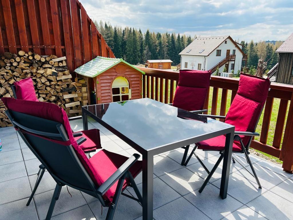 Vaclavov u Bruntalu Apartman U Sedmikrasky מראה חיצוני תמונה